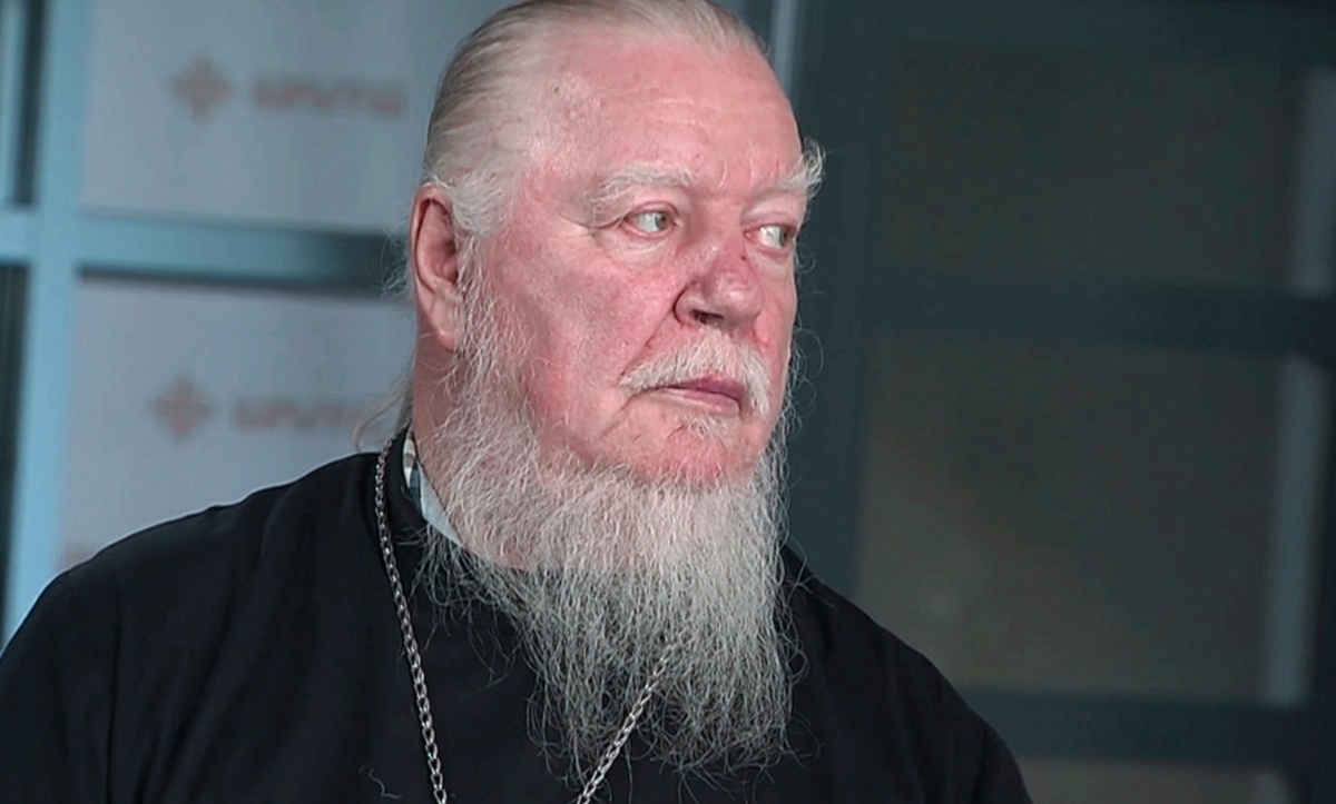 Димитрий Смирнов (07.03.1951 — 21.10.2020 гг.) — протоиерей, церковный и общественный деятель.