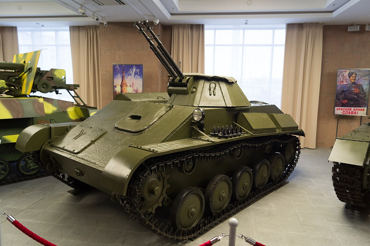 Зенитный танк Т-90 собственной персоной. Фотография в свободном доступе.