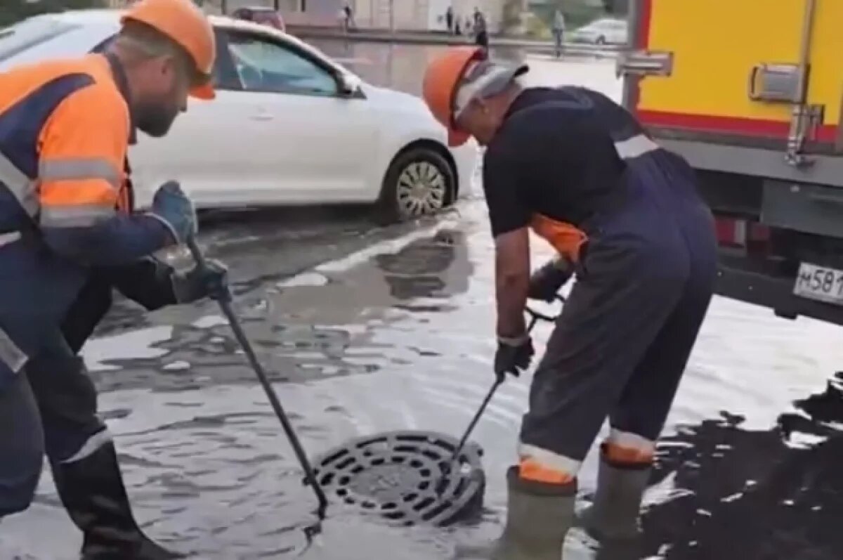    В Петродворцовом районе за 20 минут выпало свыше 17 мм осадков