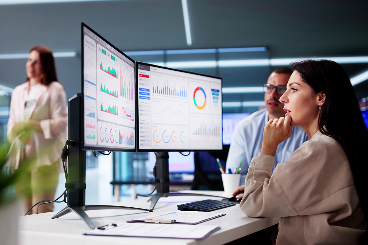    Data Scientist анализируют данные и строят модели. Источник: Shutterstock