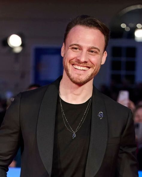 Керем Бюрсин