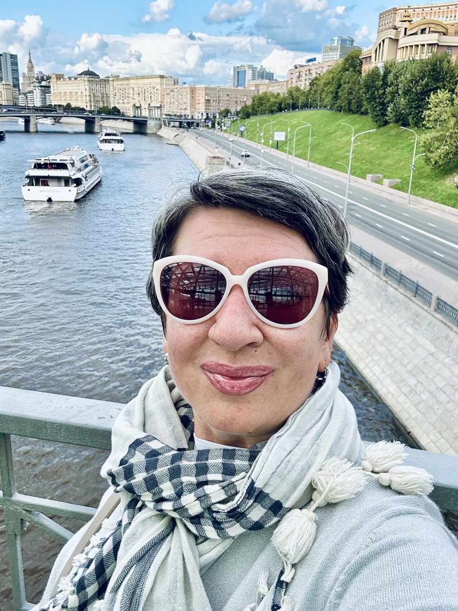 Ваш автор – чтоб не забыли как выглядит