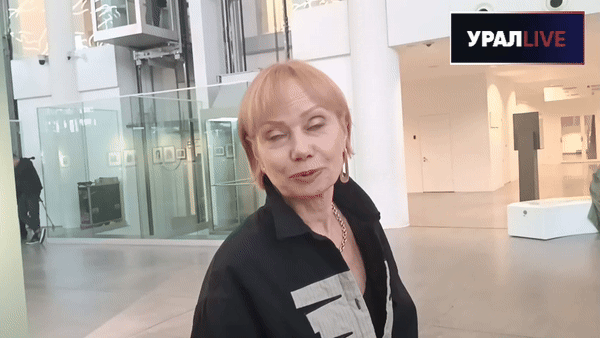 Замдиректора ушла от вопроса о гражданстве. Видео: ТГ-канал "УралLife"