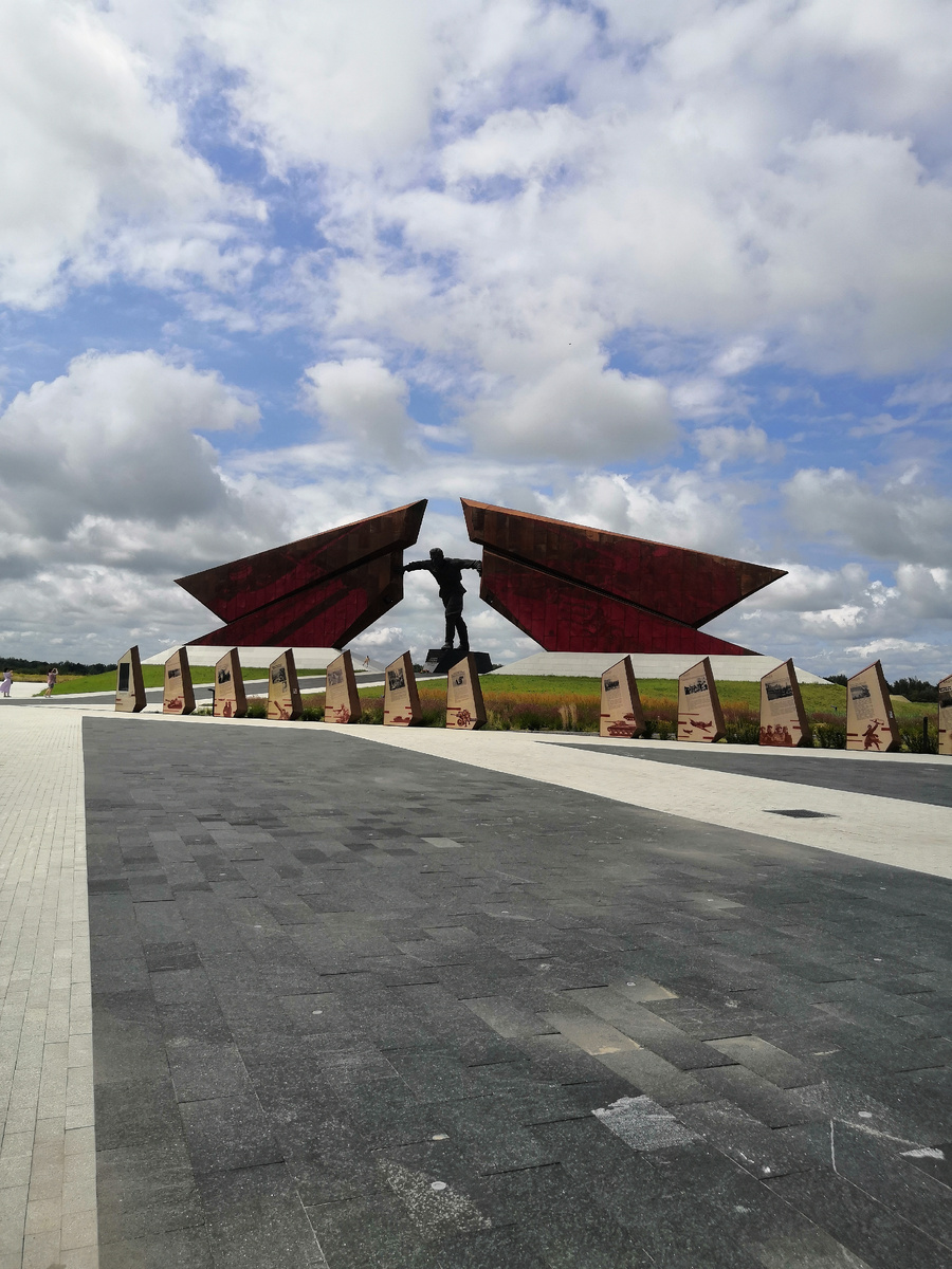 Мемориальный комплекс. Фото автора.
