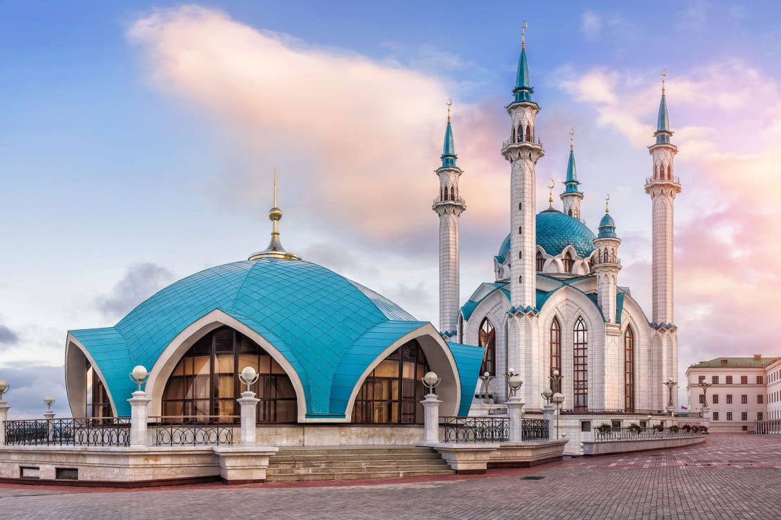 Мечеть «Кул-Шариф» — главная джума-мечеть республики Татарстан и города Казани, расположенная на территории Казанского кремля. Одна из главных достопримечательностей города. Носит имя последнего сеида Кул Шарифа, одного из предводителей обороны Казани в 1552 году. Строилась в 1996—2005 годах