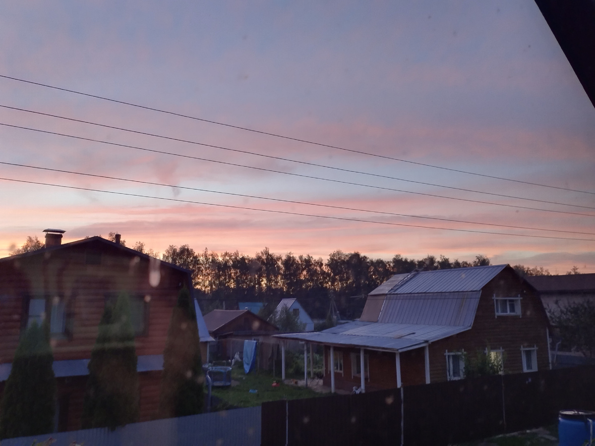 Вид из моего дачного окошка на поселок