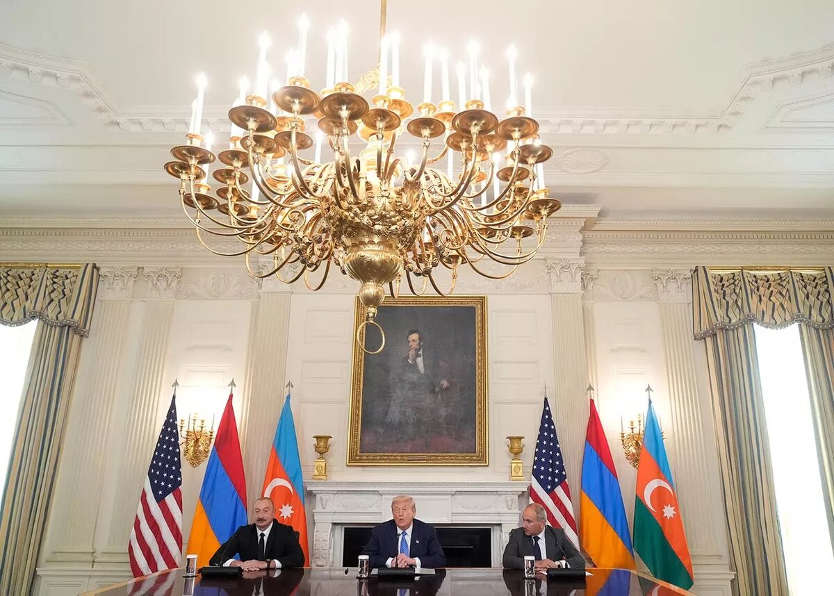 © AP Photo / Mark Schiefelbein