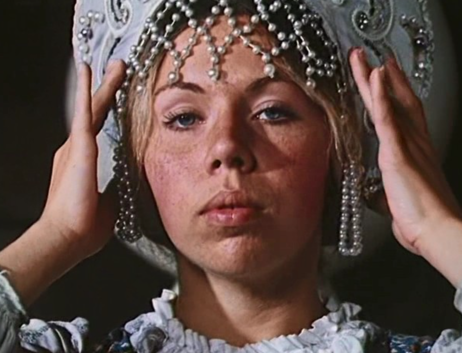 Елена Папанова в фильме "Туфли с золотыми пряжками"