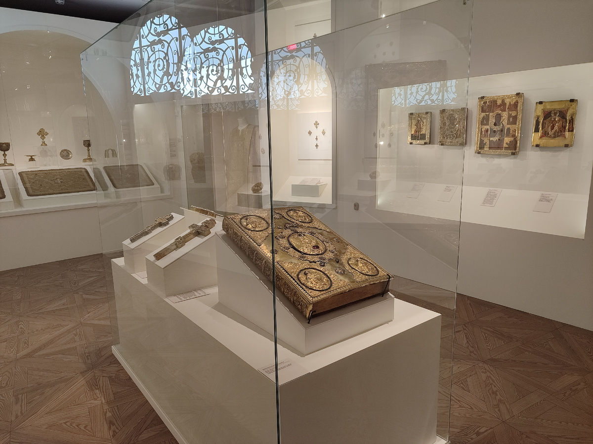 Евангелие напрестольное. Москва. XVII-XVIII вв.