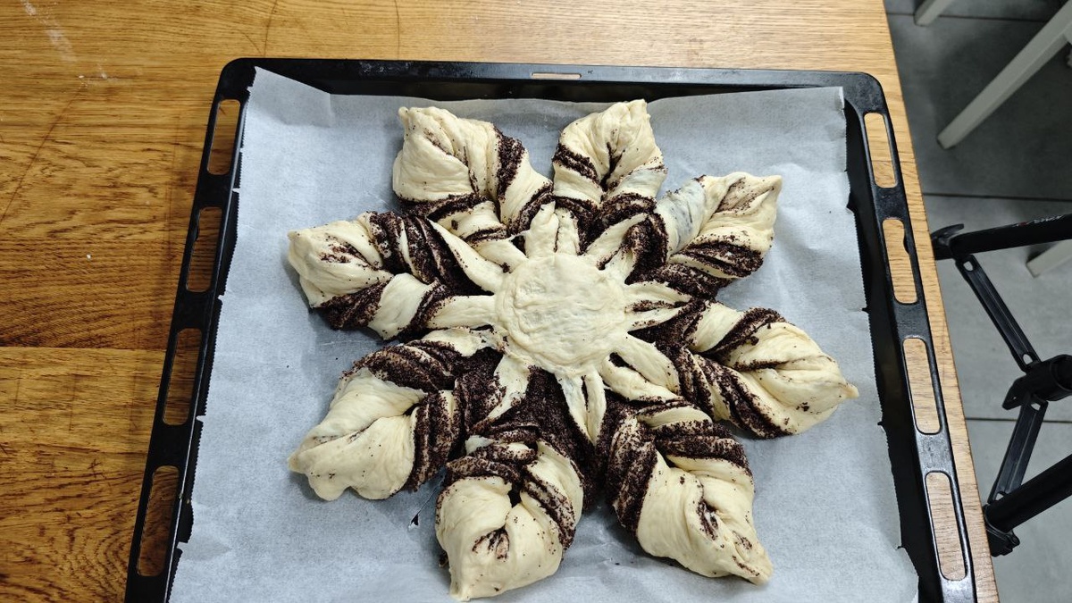 Тот же пирог, перед духовкой. 