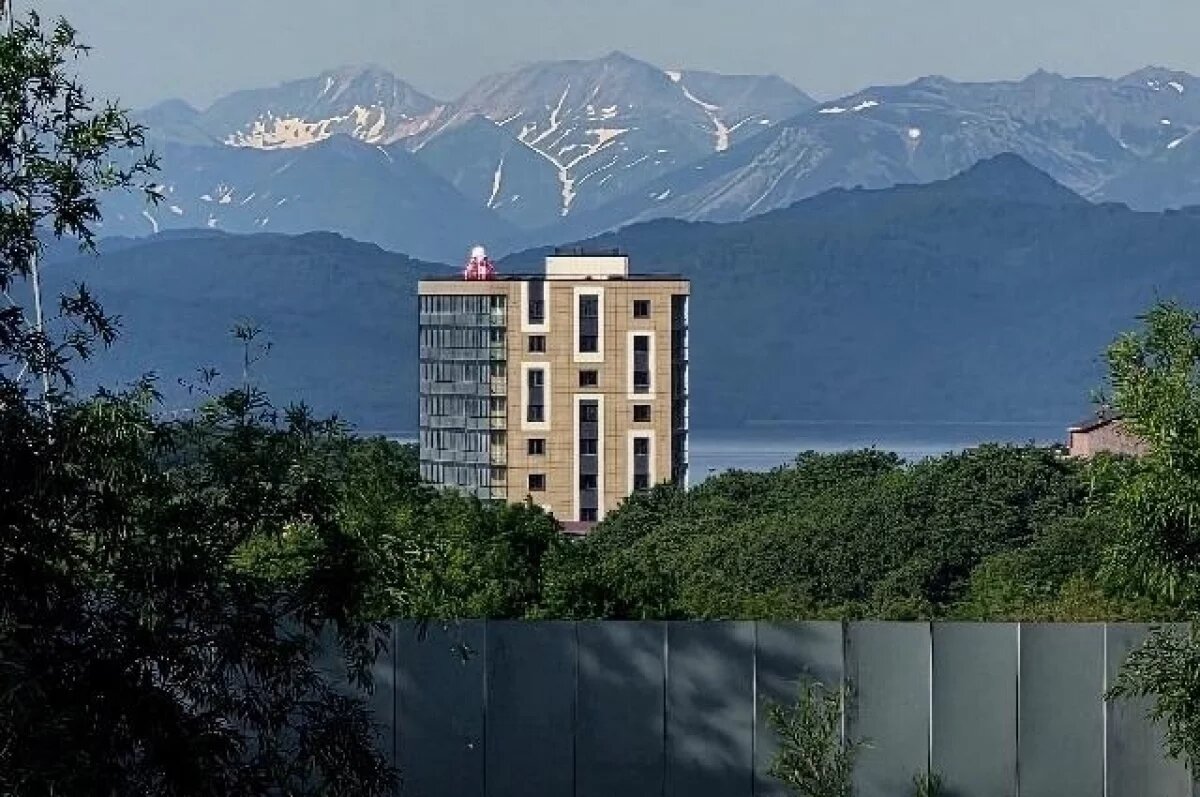    Удобные и безопасные: неубиваемые «Кеды» возвышаются в столице Камчатки