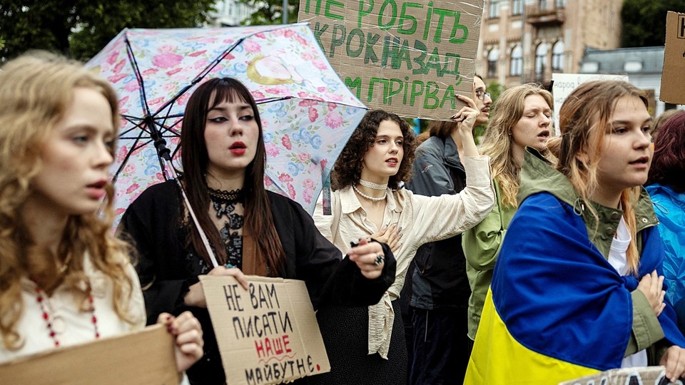 Люди объединяются дворами и районами против террора: На Украине зреет настоящий бунт против Зеленского