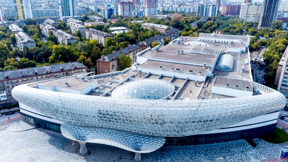 Фото https://sibglass.ru/objects/trts-evropeyskiy/