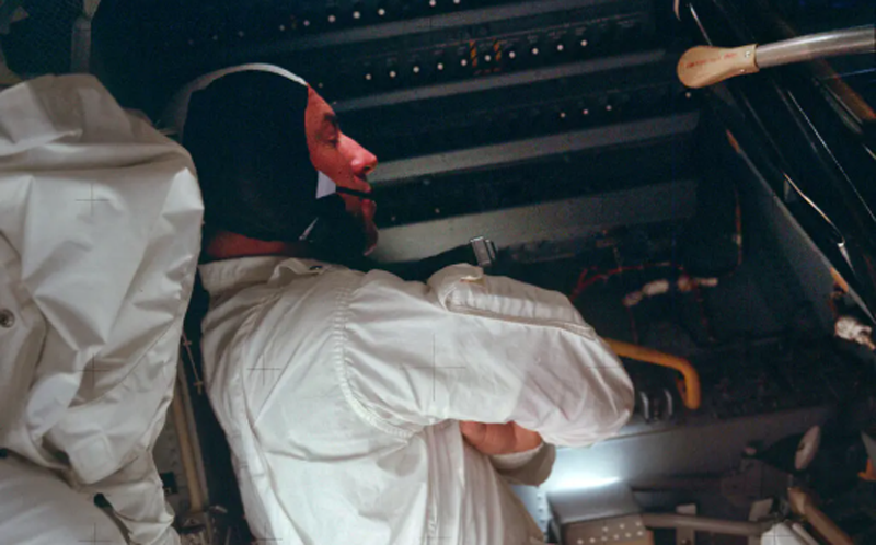 Джеймс (Джим) А. Ловелл-младший на борту космического корабля "Апполон-13"