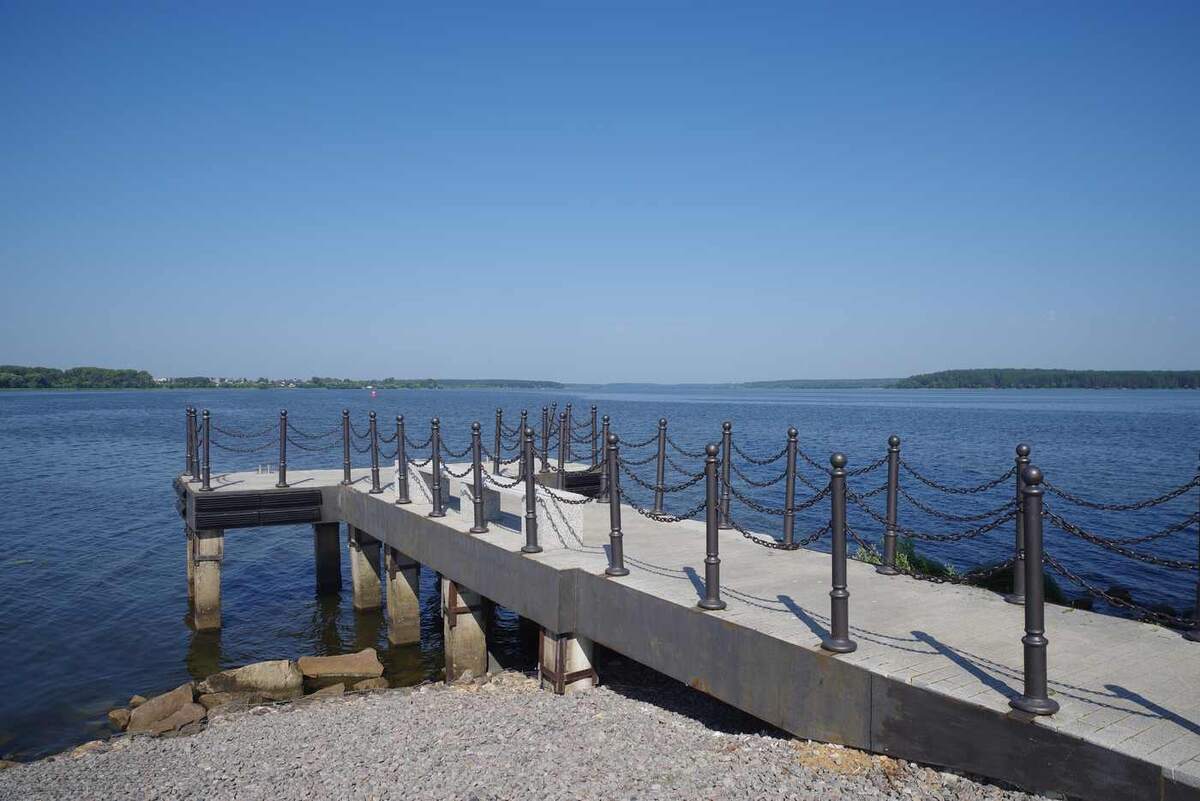 Рядом с колокольней