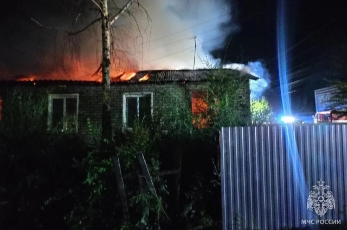    В Ишеевске из горящего дома огнеборцы эвакуировали 6 человек