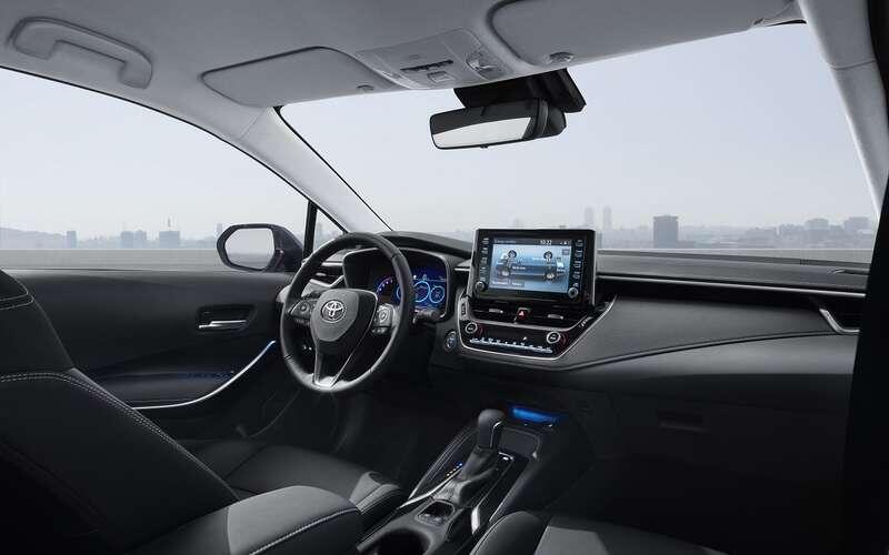    Интерьер Toyota Corolla