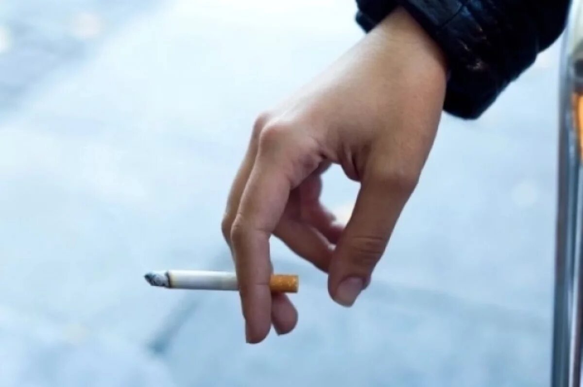    Омичам могут запретить курить во многих местах уже с 1 октября