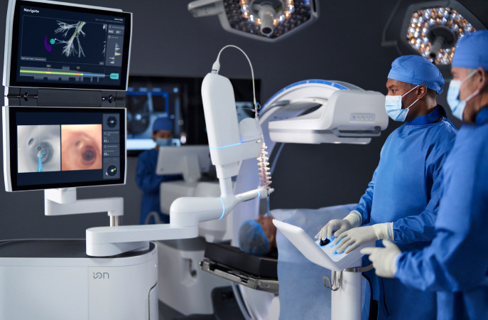 Точный навигатор — изображение устройства с тонким катетером и контроллером, демонстрирующее возможности планирования и навигации .