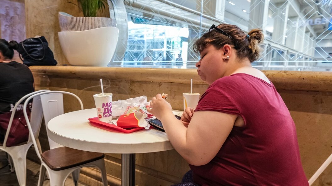    Лишний вес для многих людей является серьезной проблемой. Фото: Lantyukhov Sergey/Globallookpress