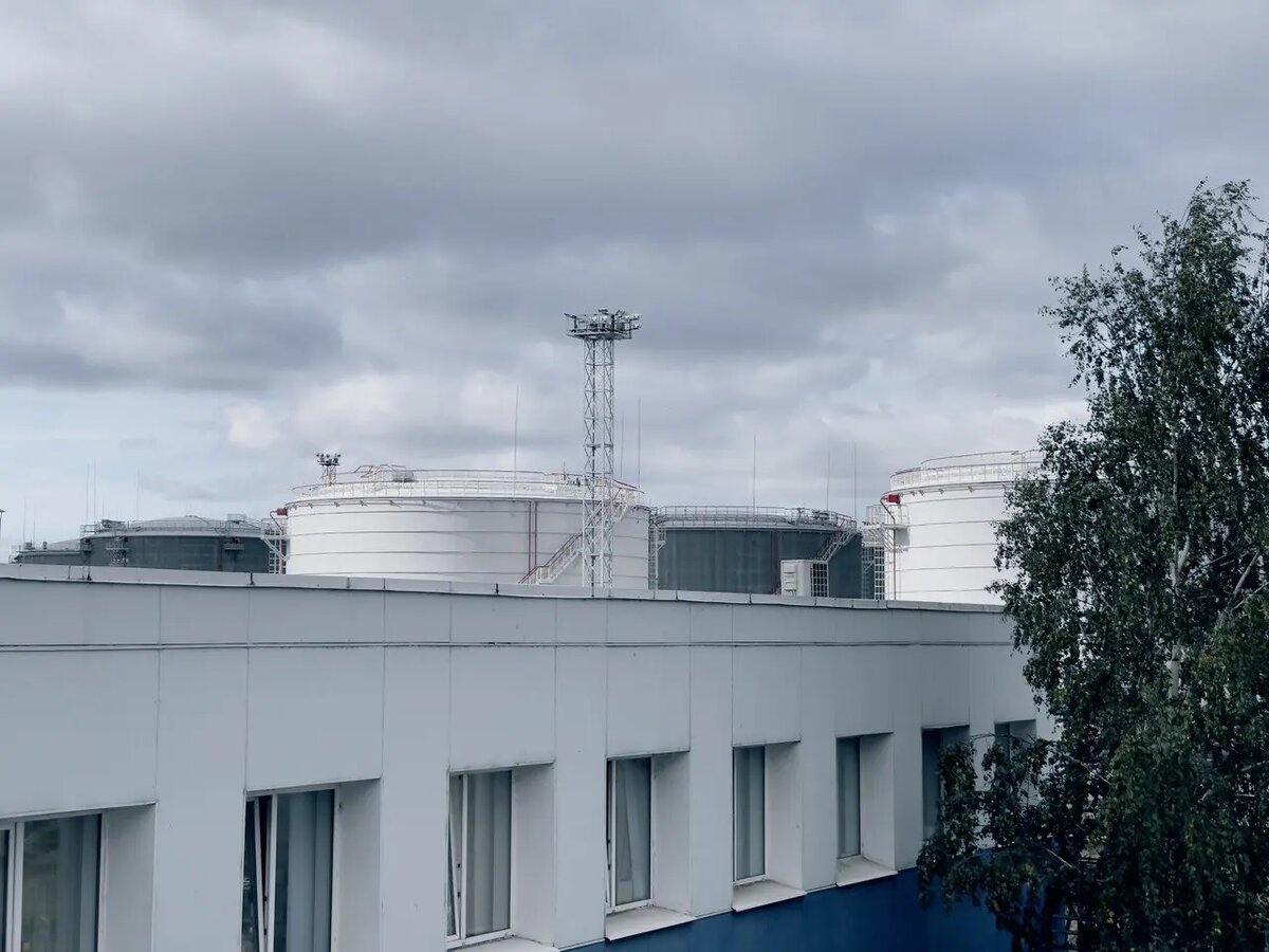    Нефтяной терминал. Фото: Baltphoto