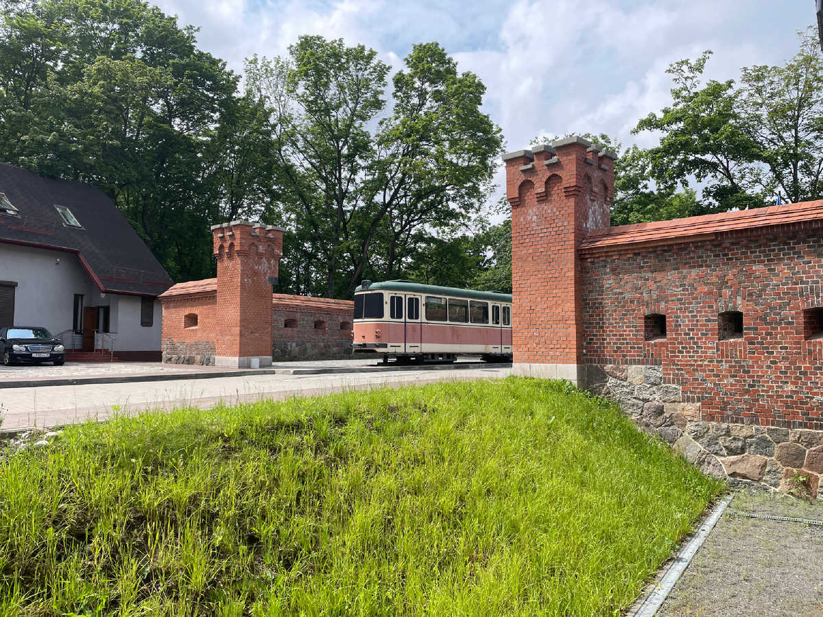 Трамвай Дюваг во Фридландских воротах 