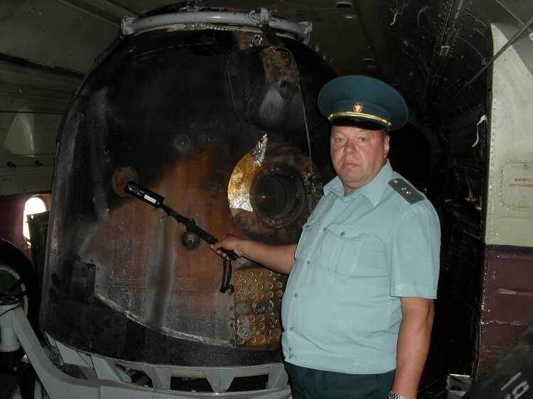 Досмотр космического аппарата. Из архива Челябинской таможни