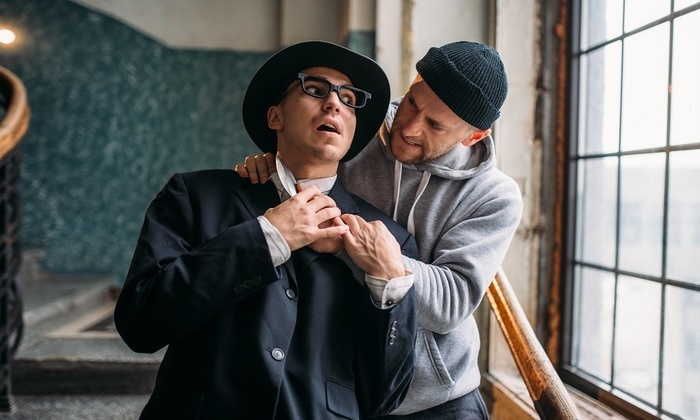    Британские писатели-криминалисты ходят с оглядкой