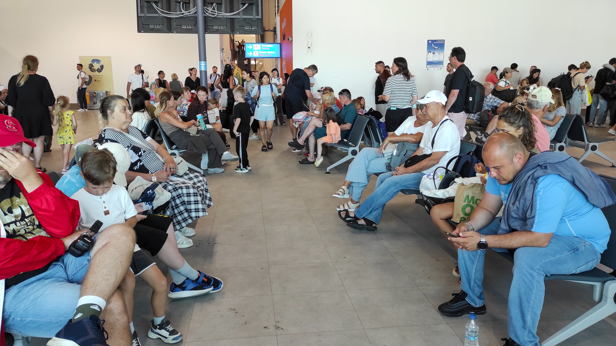 Пассажиры застряли в воздушных гаванях Красноярска, Новосибирска, Новокузнецка, Норильска и Томска.  Фото: ФедералПресс / Наталья Ельцова