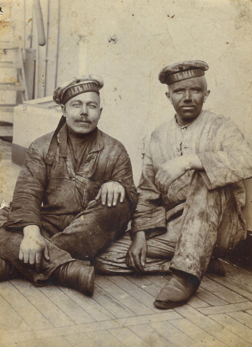 Матрос Владимир Баранов (слева), инициатор постройки памятника Ленину в Зеленодольске, вместе со сослуживцем на броненосном крейсере «Адмирал Макаров»