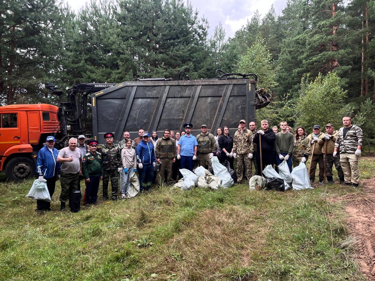    Около 50 кубометров мусора вывезли с территории Городецкого лесничества в ходе акции «Чистый лес»