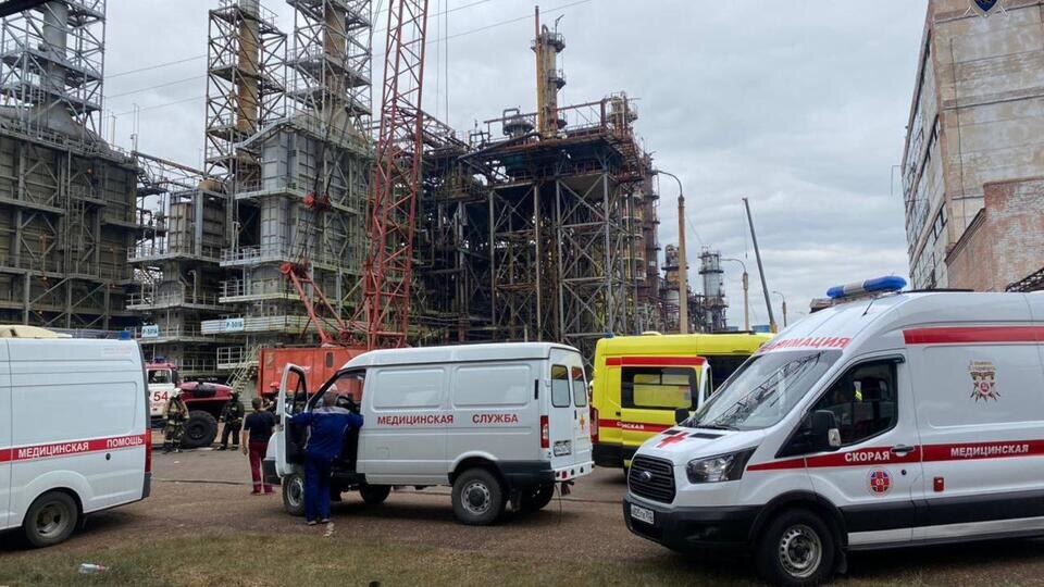     Число пострадавших при взрыве на предприятии в Стерлитамаке возросло до 32 t.me/Следком Башкирии