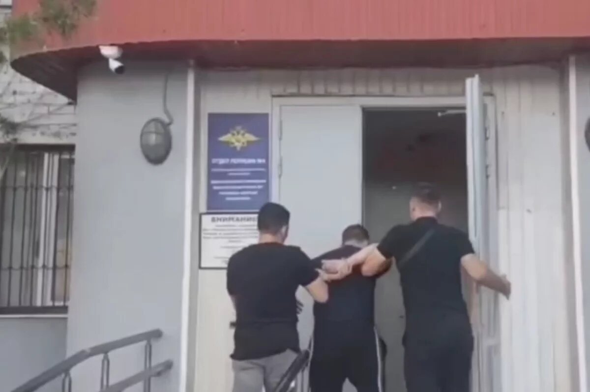    Подозреваемый для дальнейшего разбирательства доставлен в отдел полиции г. Оренбурга.