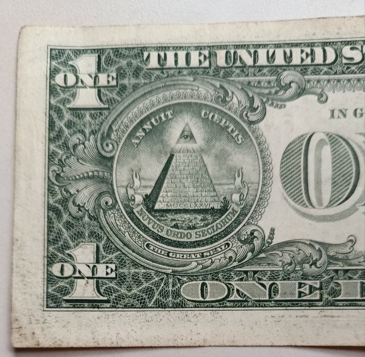 Материал для фото предоставил бумажник автора)