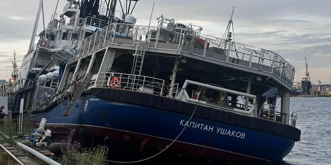 СК начал проверку обстоятельств затопления морского буксира в Петербурге