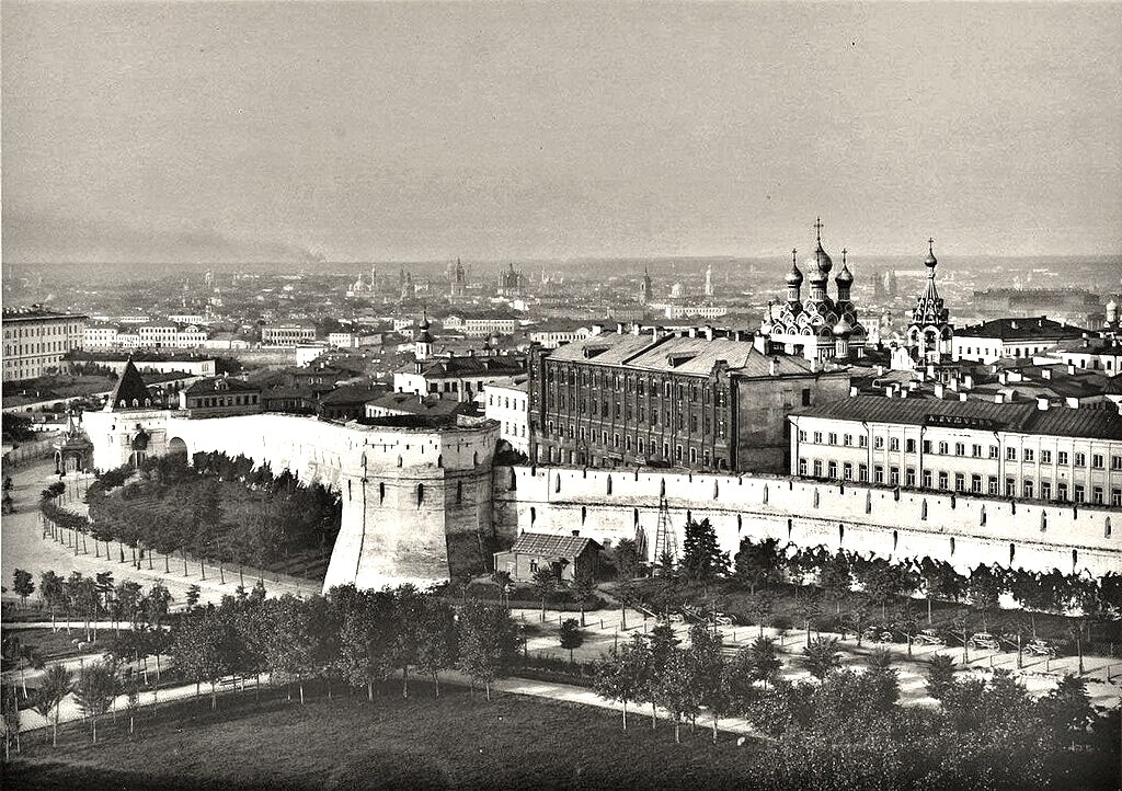 Фрагмент Китайгородской стены в Москве, до её сноса в 1934 году.