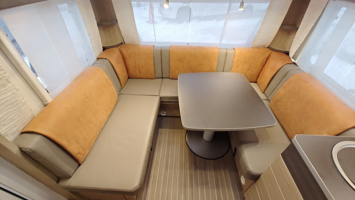 Обеденная зона, Яхты на колёсах