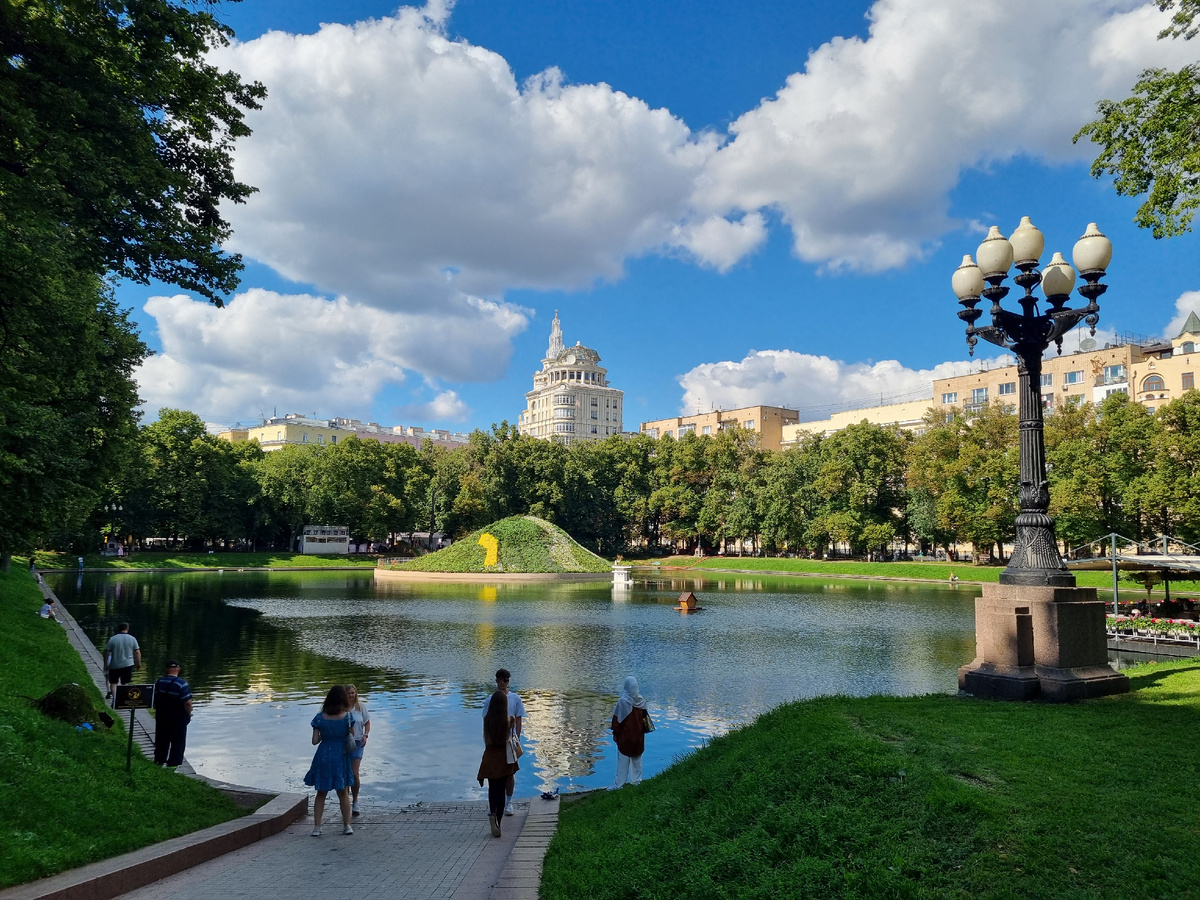 Патриаршие пруды. Фото автора статьи.