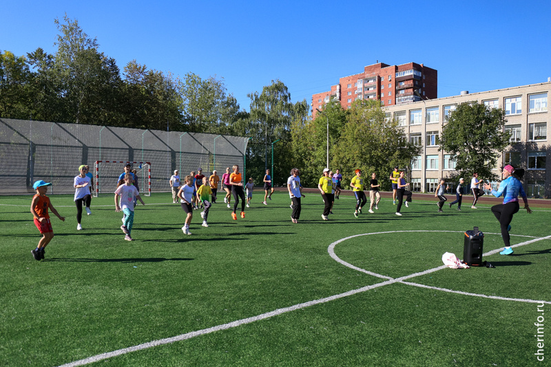    Издание рассказало о программе сегодня, в День физкультурника.