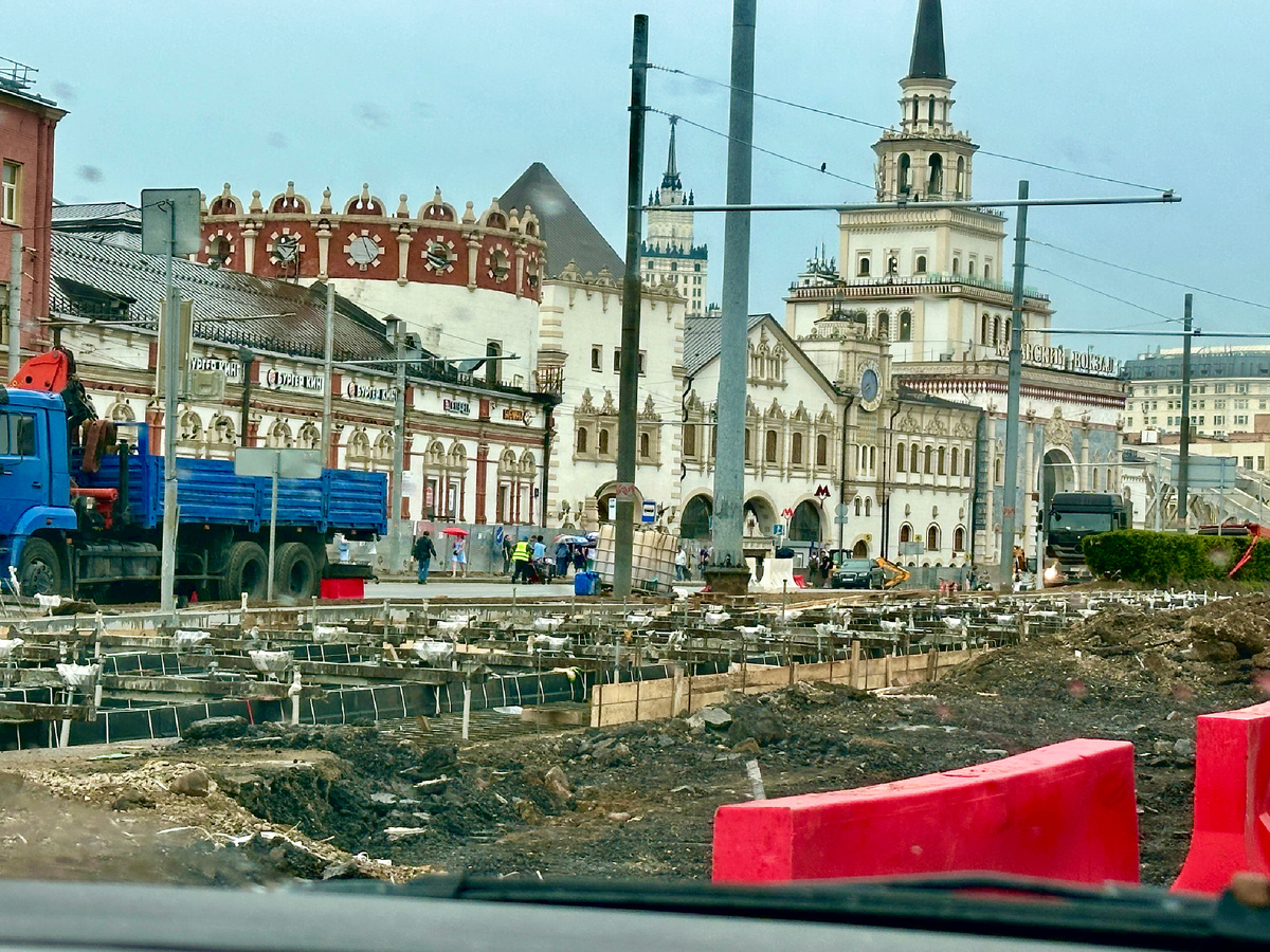 Фотография за несколько дней до пятницы, но вы понимаете, что там пока творится…