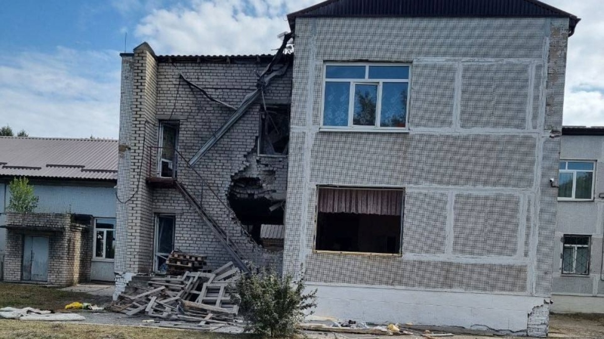    Обломки сбитых БПЛА повредили здания в трех районах Курской области