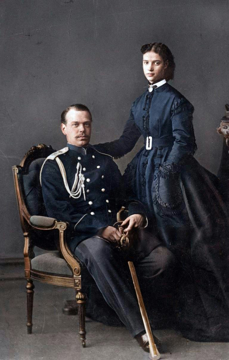 Молодожены - цесаревич Александр Александрович (будущий император Александр III) и цесаревна Мария Федоровна (урожденная принцесса Дагмар)