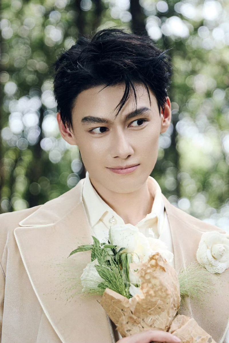 Ван Чжочэн. Листайте галерею...