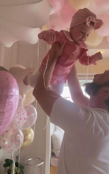    Илья Авербух с дочерью. Фото: скрин