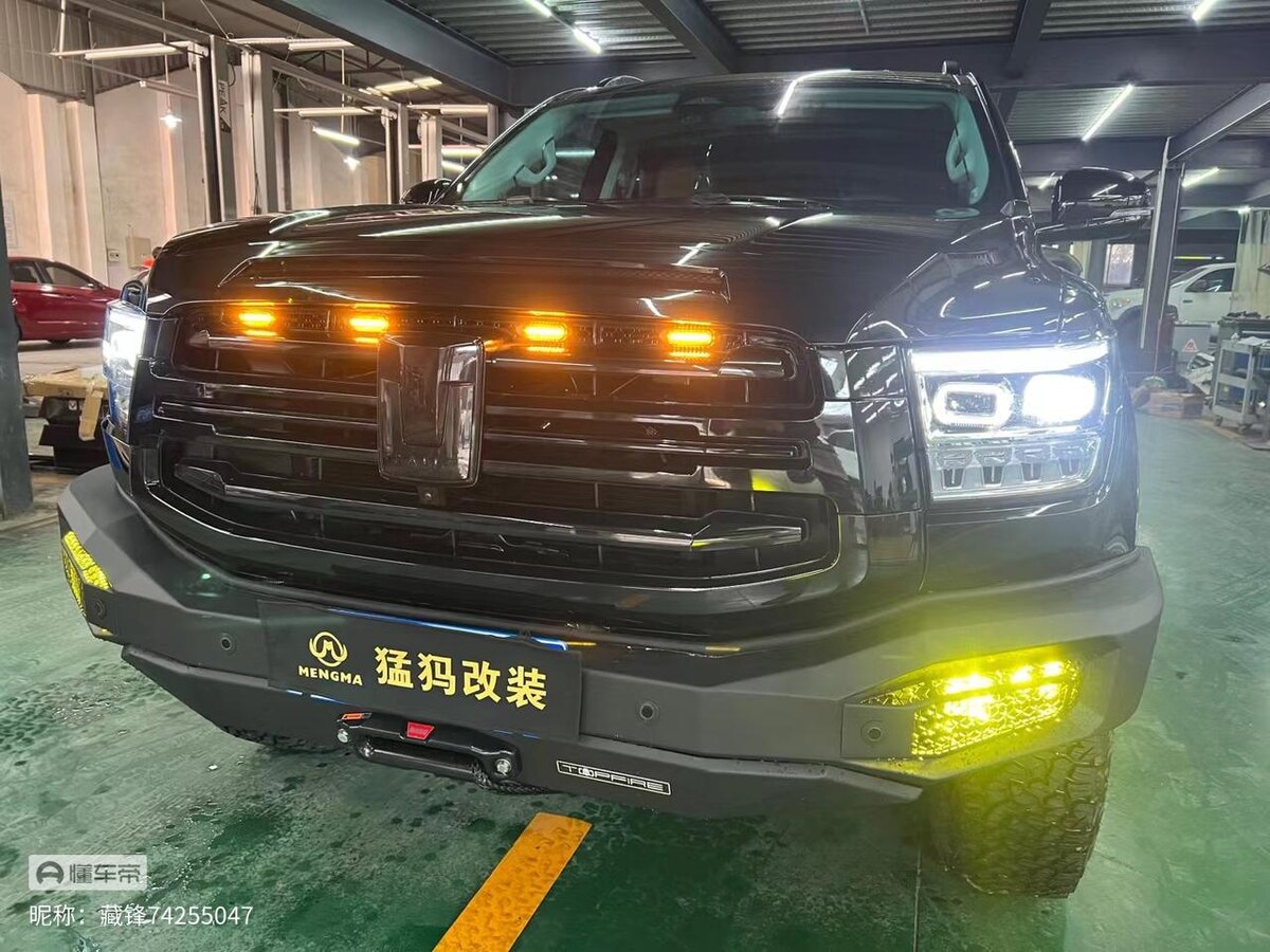 Фото 1. Передняя часть Tank 500.