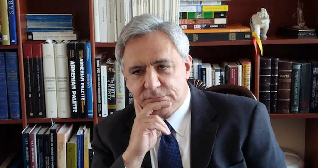 "Нужен особый талант, чтобы допустить такой провал": экс-глава МИД о подписанном в Вашингтоне меморандуме