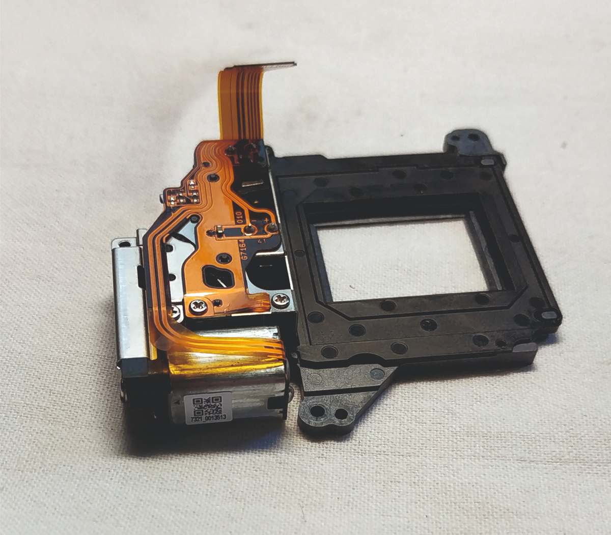 Затвор Canon EOS R50