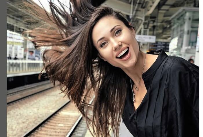 Подписчики просят Елену не уподобляться Анне Карениной