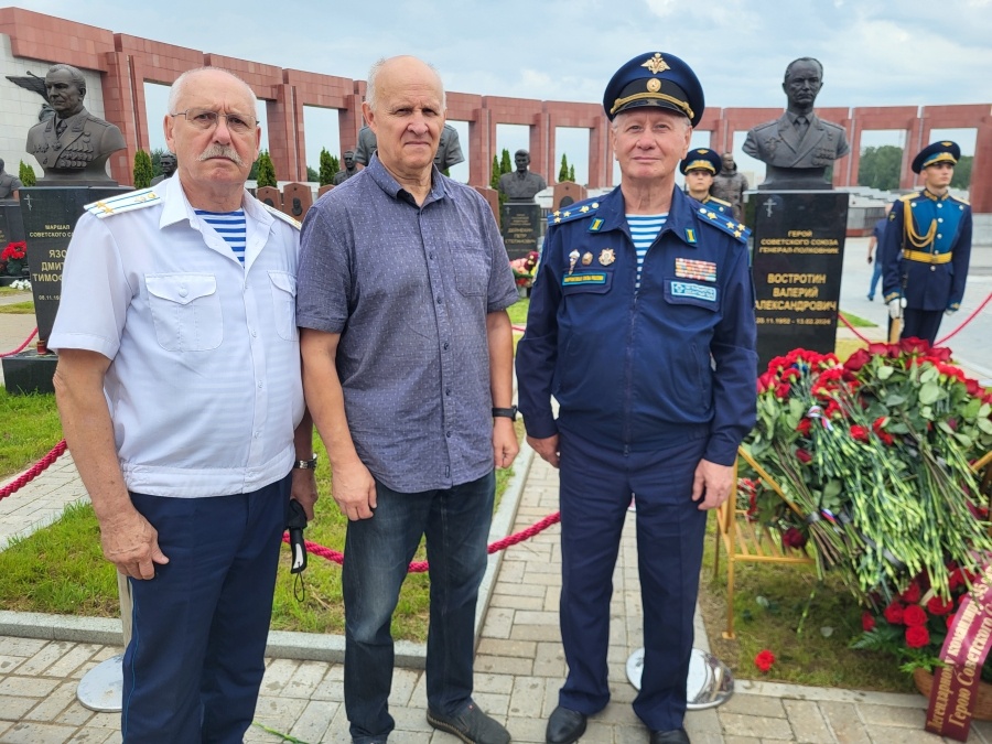 Николай Войтков, Евгений Козырь и Василий Серебряков