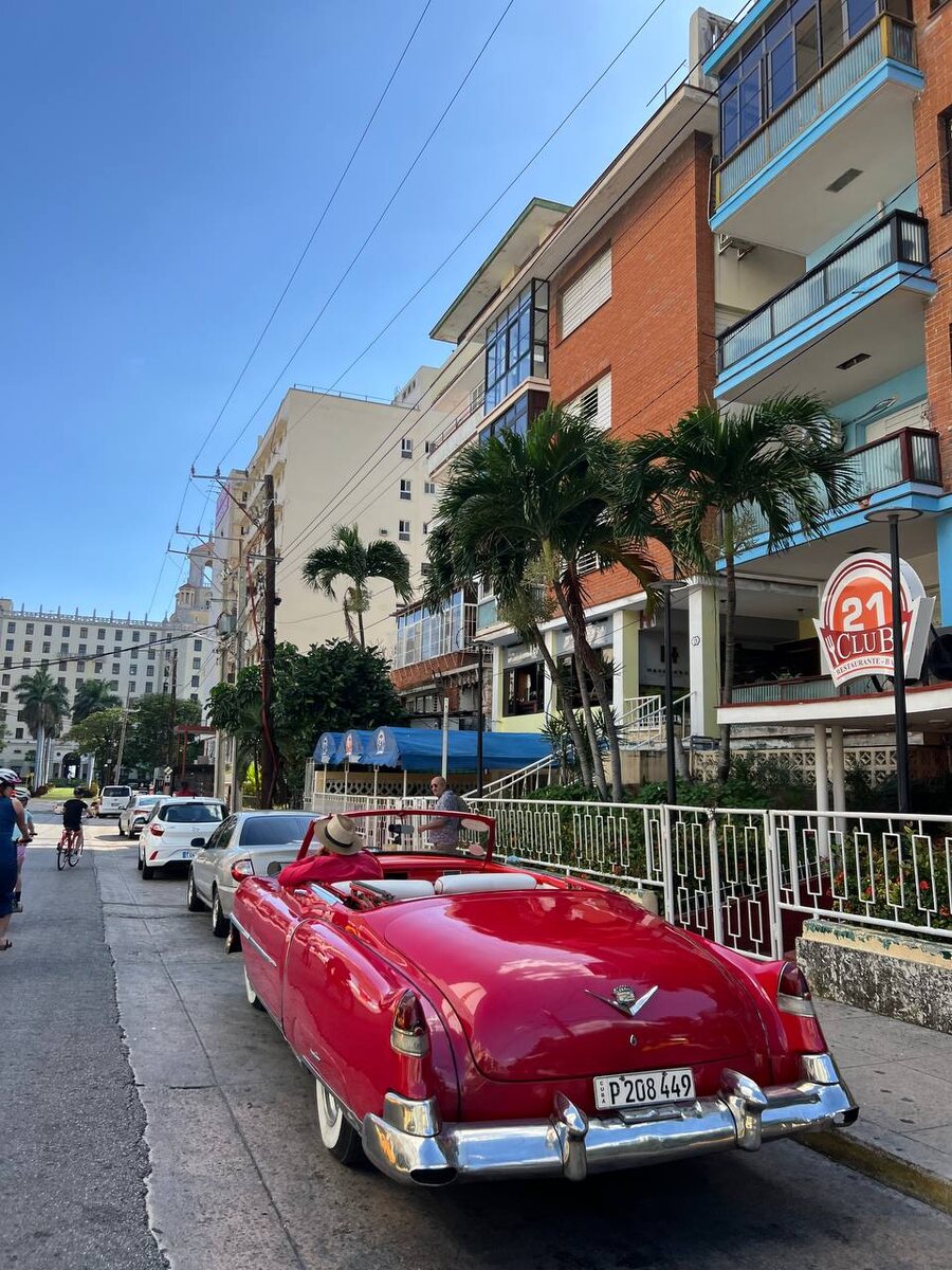 Ретро-кабриолет на Кубе